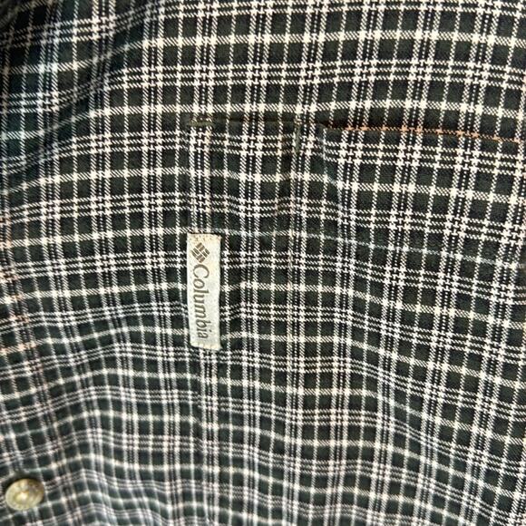 Columbia Button Down Shirt - Men's XL - Picture 3 of 5